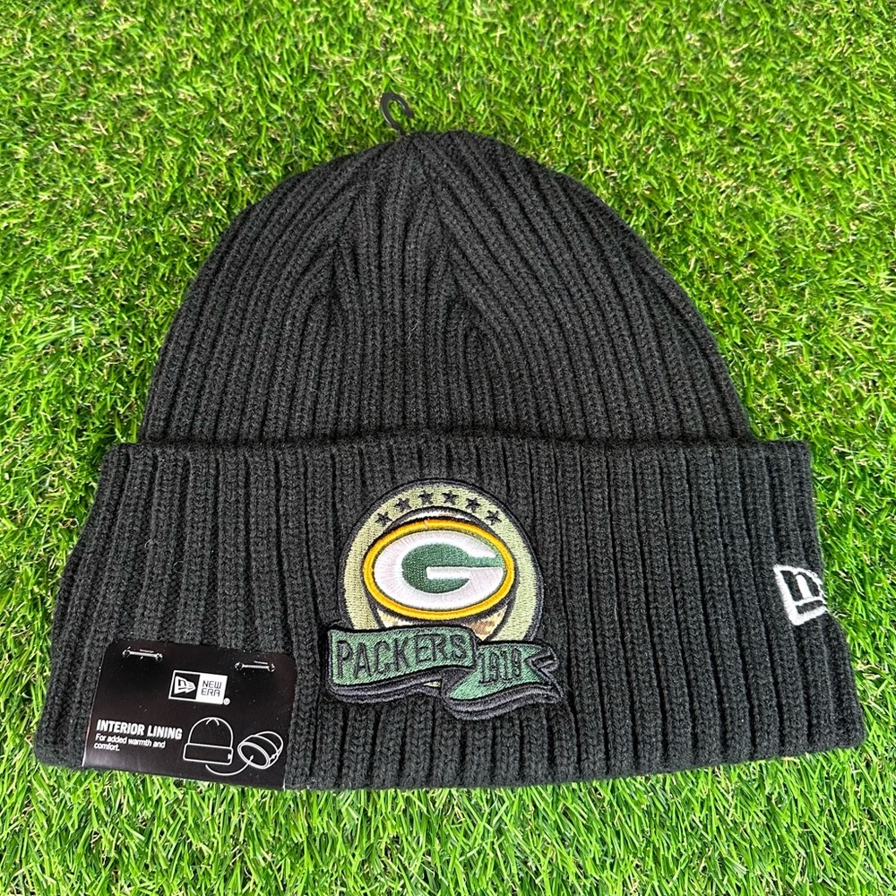 New Era Green Bay Packers Salute To Service 2022 NFL Black Cuffed Lined Knit Hat